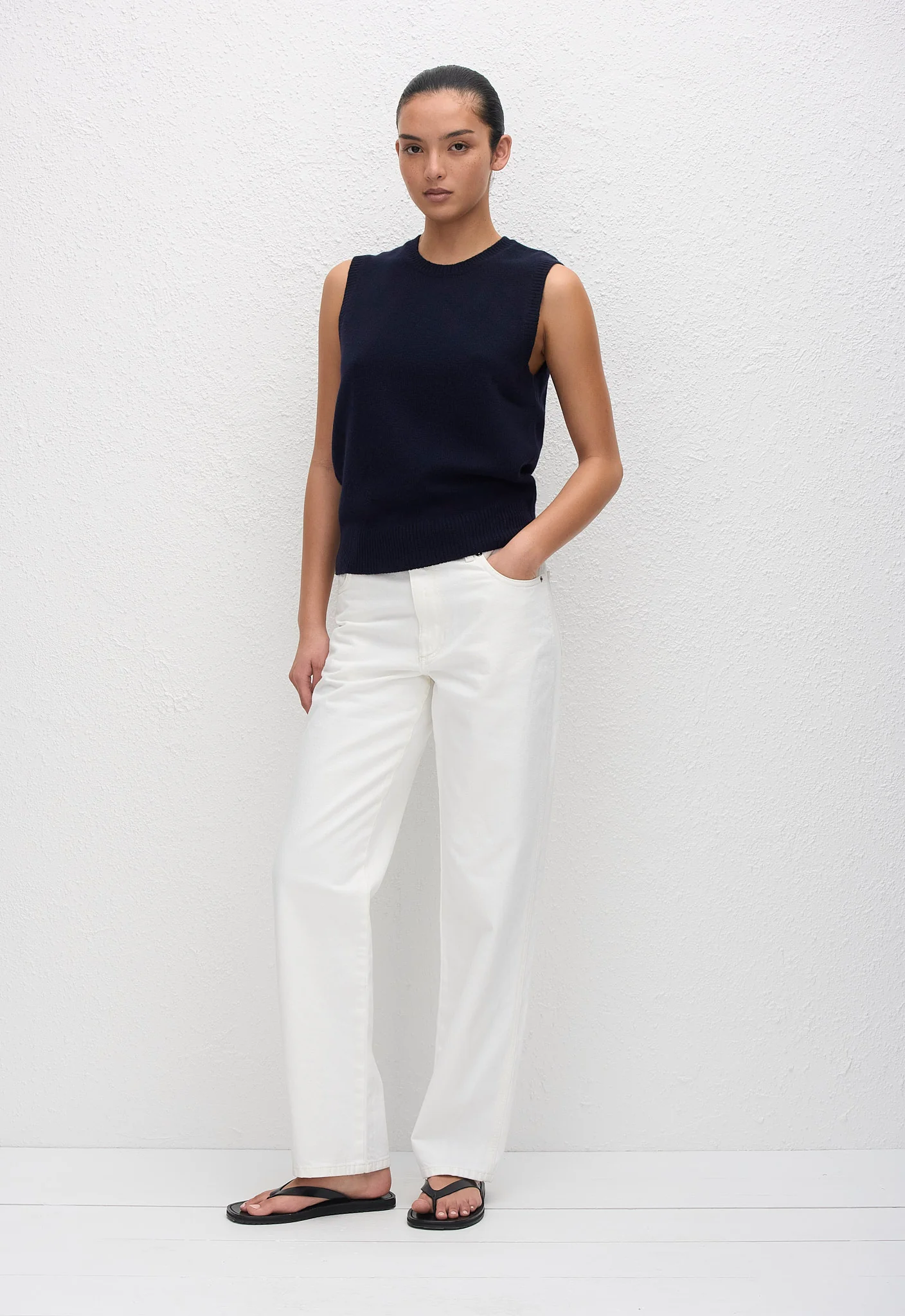 Cashmere Crew Vest - Navy - Image 2