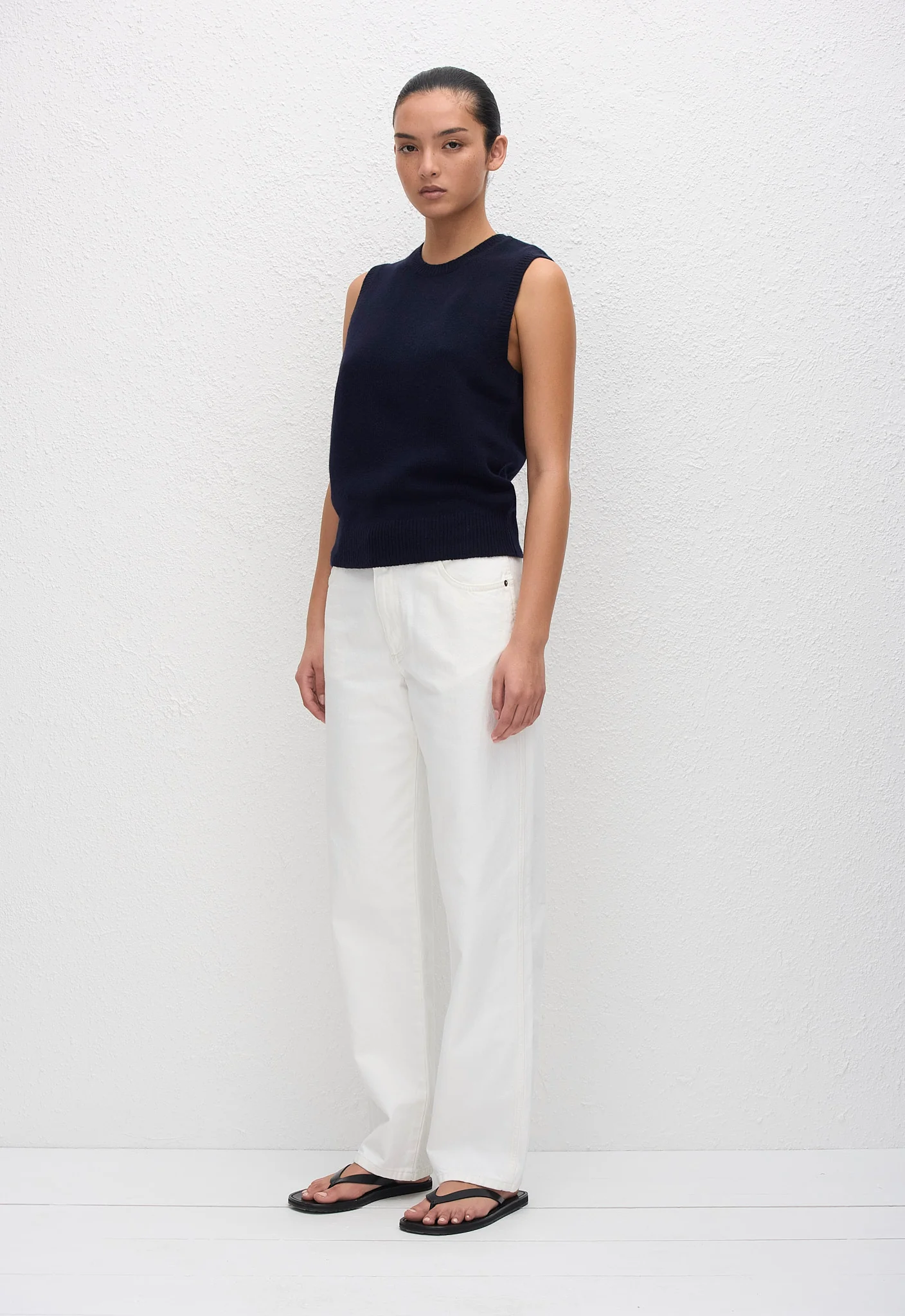 Cashmere Crew Vest - Navy - Image 3