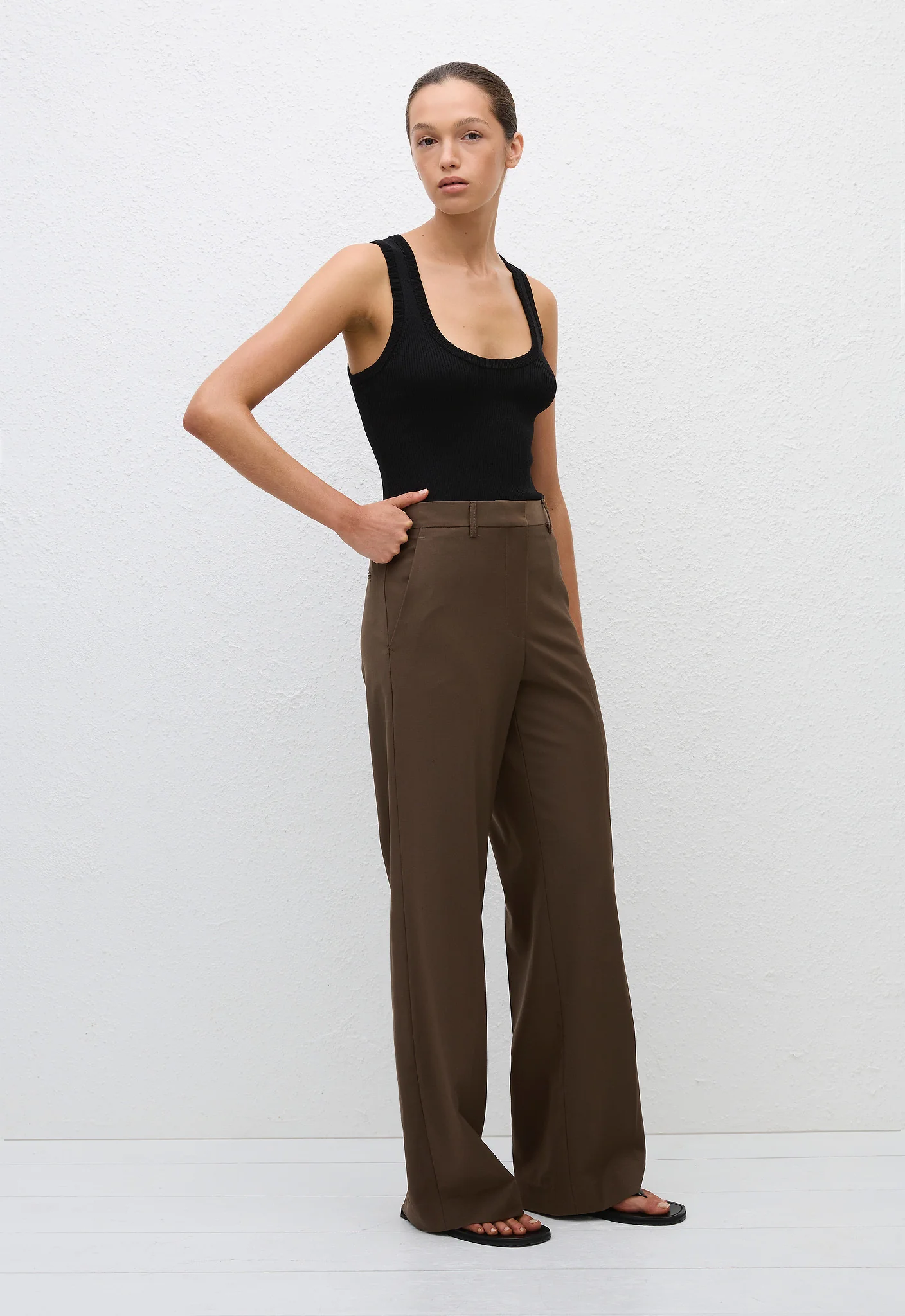 Relaxed Tailored Trouser - Coffee - Image 2